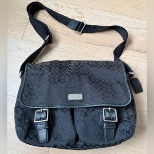 Coach Black Signature Canvas Messenger Bag Shoulder Crossbody PurseF70283 Unisex